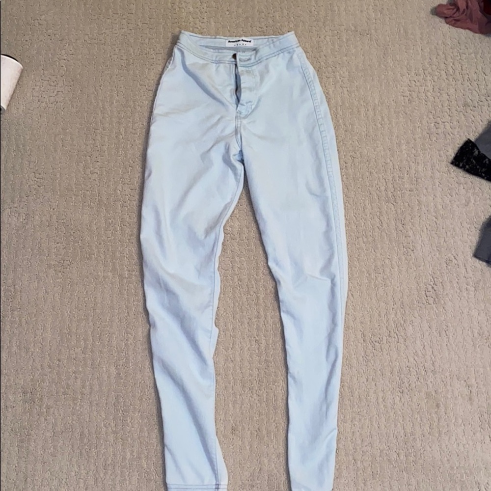 Light wash skinny jeans